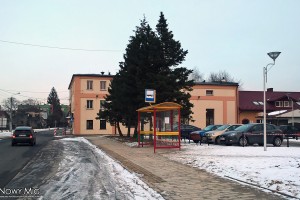 Bielsko-Biała: Nowa wiata na Placu Niemczyka i tablica na Dmowskiego Bielsko-Biała: Nowa wiata na Placu Niemczyka i tablica na Dmowskiego